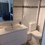 Neuf Confortable A 10 Min A Pied De La Gare Lägenhet Nîmes