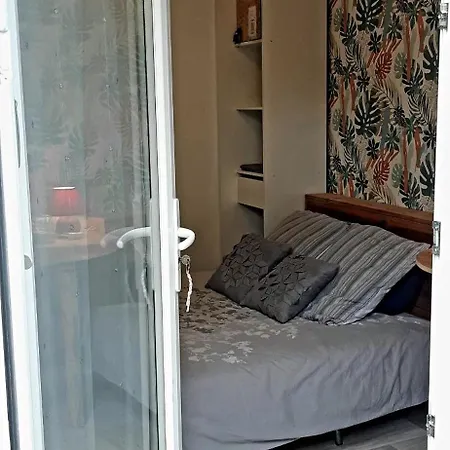 Studio Confortable Terrasse & Gare Et Centre 10 Min A Pied Nîmes