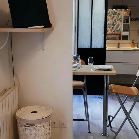 Studio Confortable Terrasse & Gare Et Centre 10 Min A Pied * Nîmes