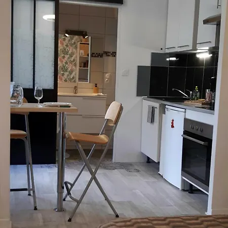 Studio Confortable Terrasse & Gare Et Centre 10 Min A Pied Apartman Nîmes